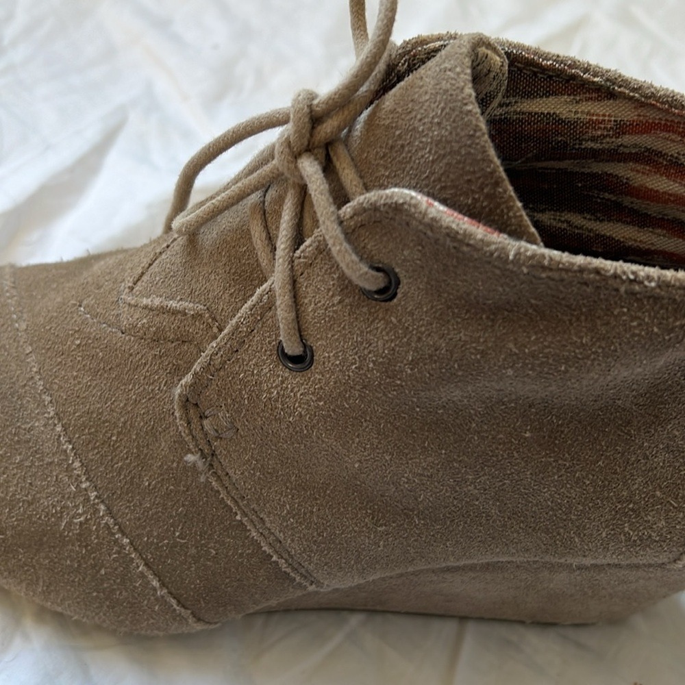 Tom's Kala Desert Wedge Shoes in Taupe Suede Tan Wedges Lace Up‎ Shoes Womens 9 - Picture 13 of 16